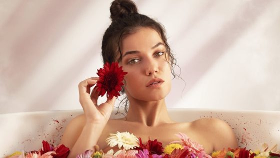 مسلسل الممثلة الحلقة 1 مدبلجة
